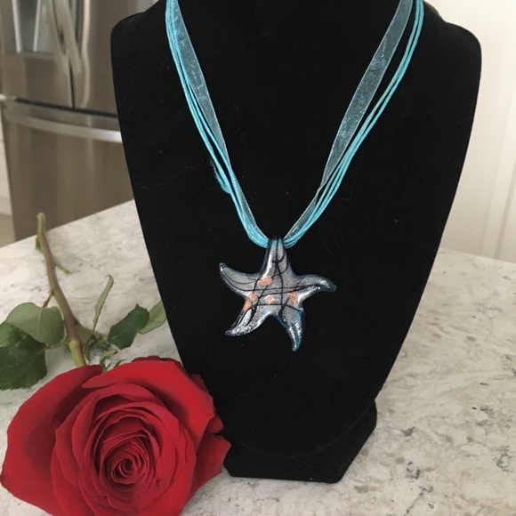 Jewelry - 🌻Venetian Murano glass starfish pendant